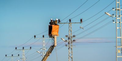 Seguridad en la instalación y mantenimiento de líneas eléctricas